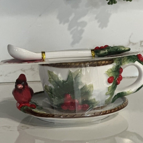 Corner Ruby CR Teacup & Saucer, Spoon Set Holiday Collection - Holly & Cardinal - Picture 2 of 5